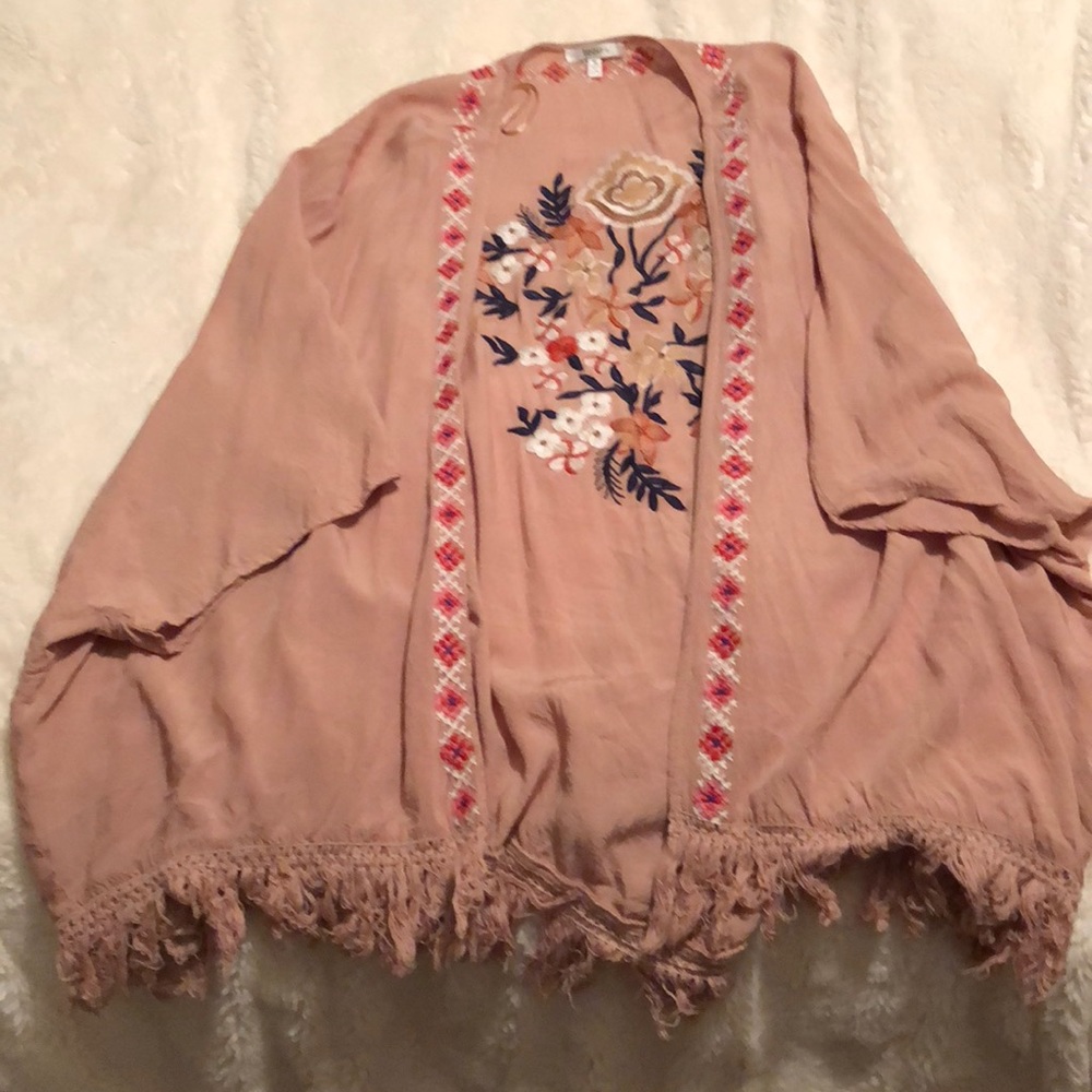 Blush pink kimono with flowers/never worn